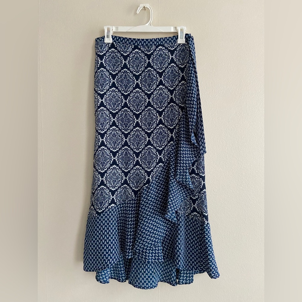Beautiful long dress skirt. Navy blue print.